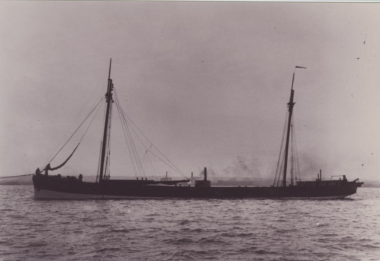 Transfer Schooner Barge